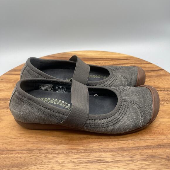 Keen Sienna Shoes Womens Size 8 Gray Canvas MJ Mary Jane Flat Slip On Casual - Picture 1 of 8